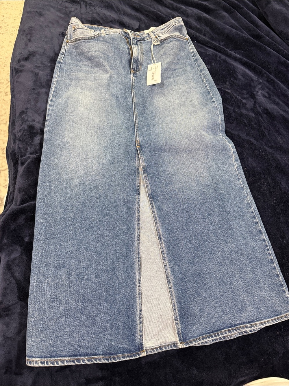 Just Black Classic Denim Midi Skirt in Medium Blue - Picture 6 of 11